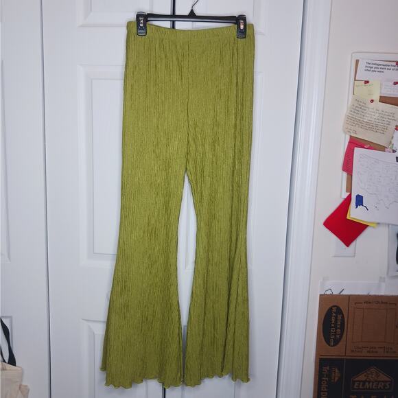 Wild Fable High Waisted Ribbed Flare Leg Pants Sz Medium - Picture 2 of 7
